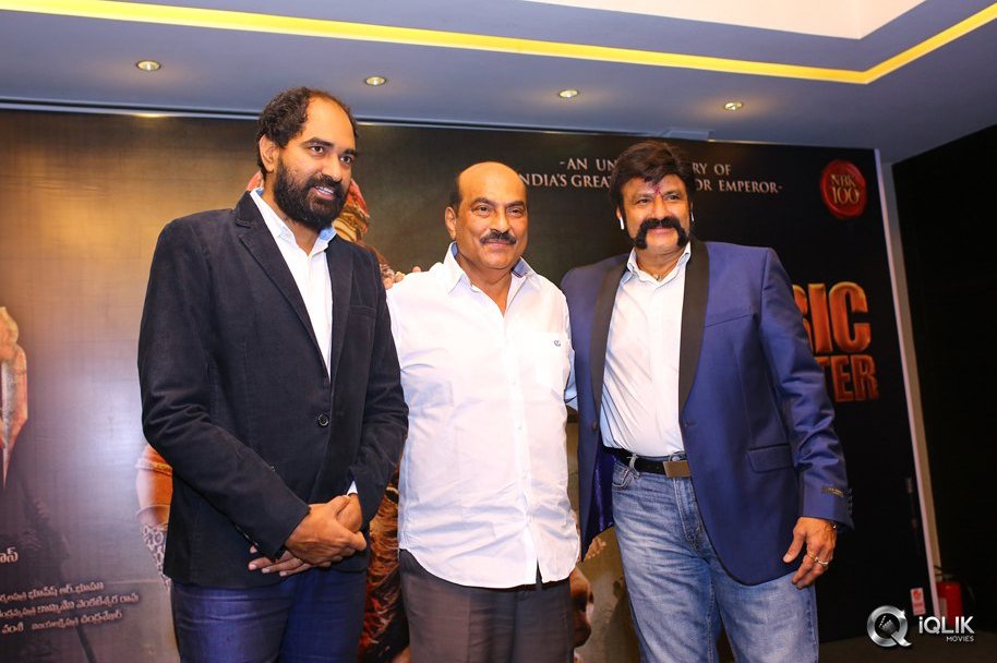 TSR-Felicitates-Gautamiputra-Satakarni-Team